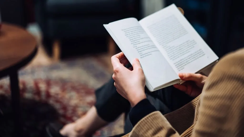 أفضل 5 كتب لرواد الأعمال لتوجيهك في مسيرتك عام 2025