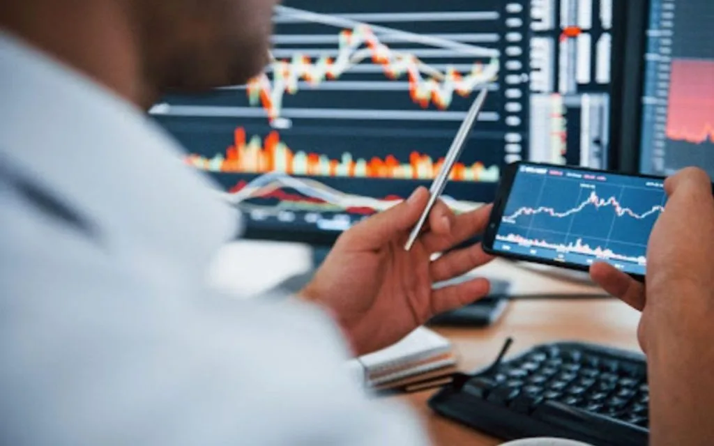 أكبر 7 أساطير عن التداول عبر الإنترنت