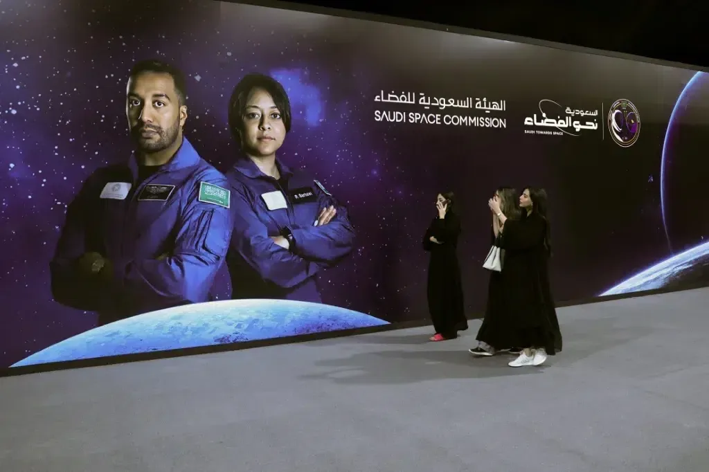 صندوق الاستثمارات العامة السعودي يطلق أولى شركاته في قطاع الفضاء