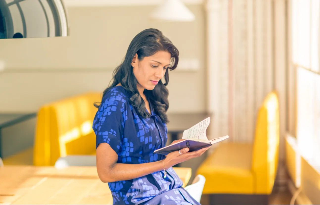 أفضل 5 كتب لرواد الأعمال لتوجيهك في مسيرتك عام 2025